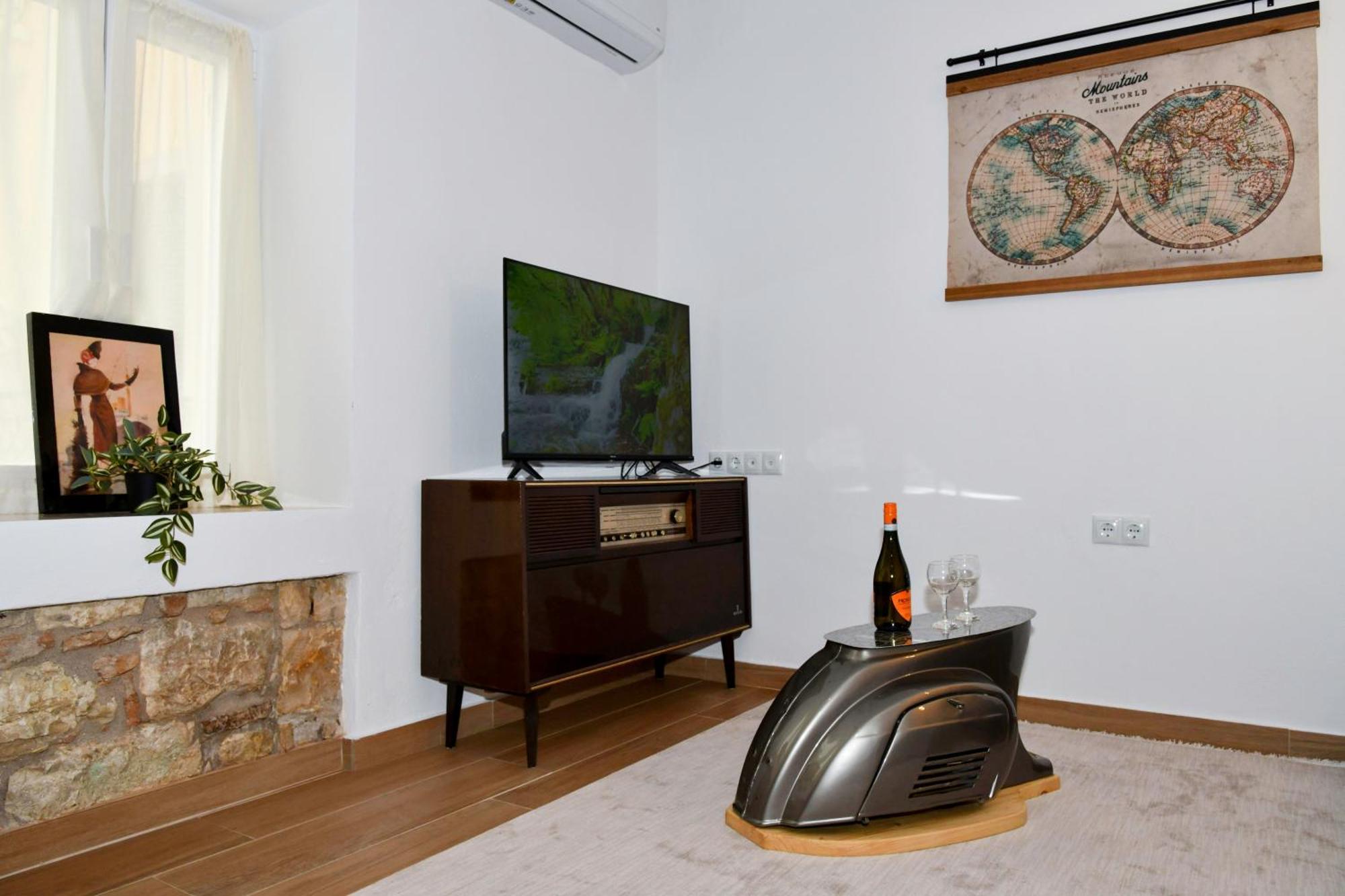 Captain Theo'S Modern Apartment Maria Lefkimmi  Dış mekan fotoğraf