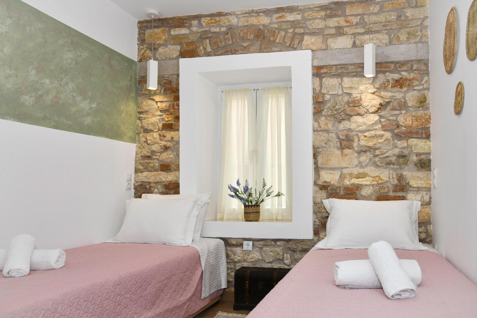 Captain Theo'S Modern Apartment Maria Lefkimmi  Dış mekan fotoğraf