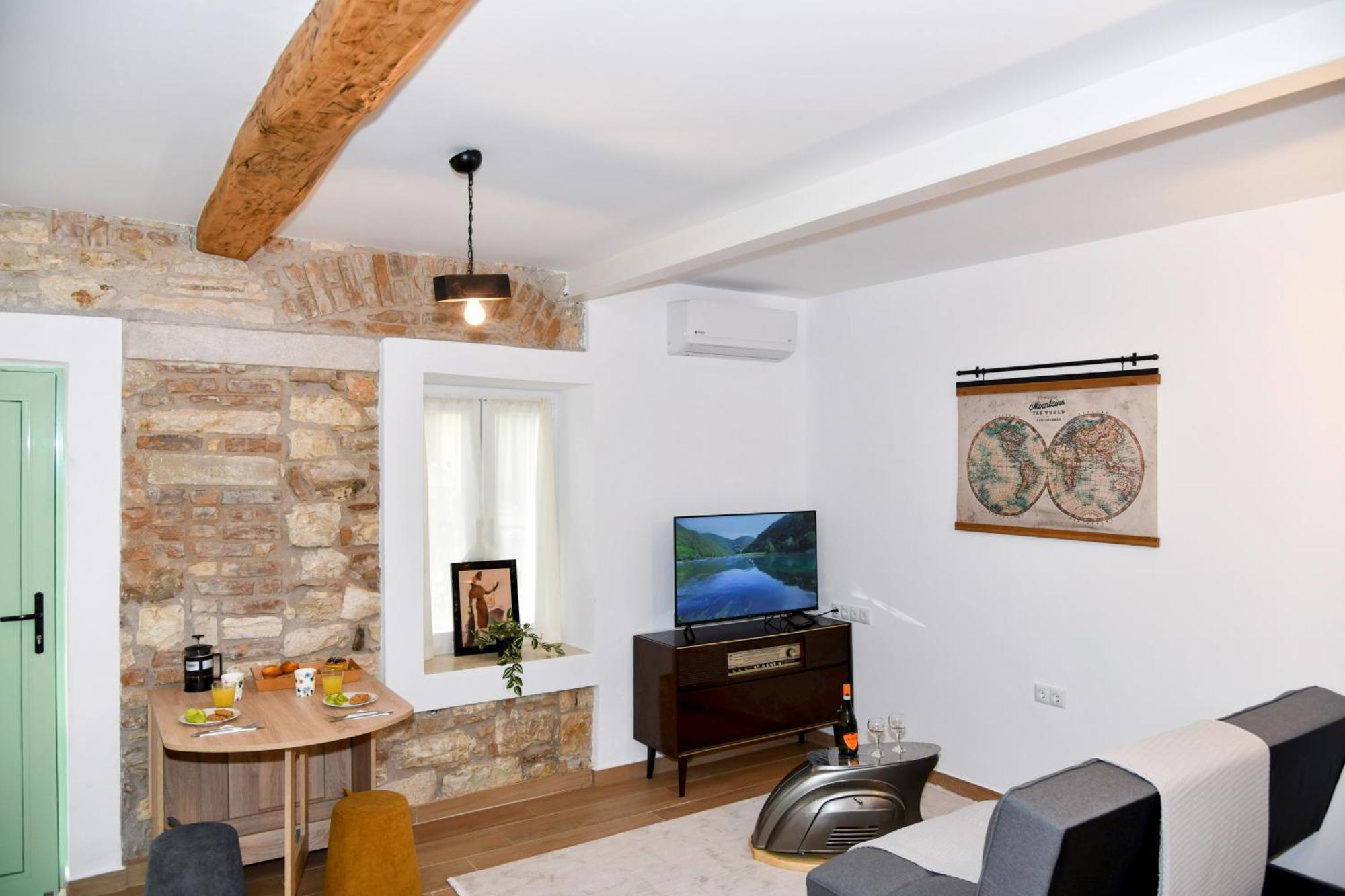 Captain Theo'S Modern Apartment Maria Lefkimmi  Dış mekan fotoğraf